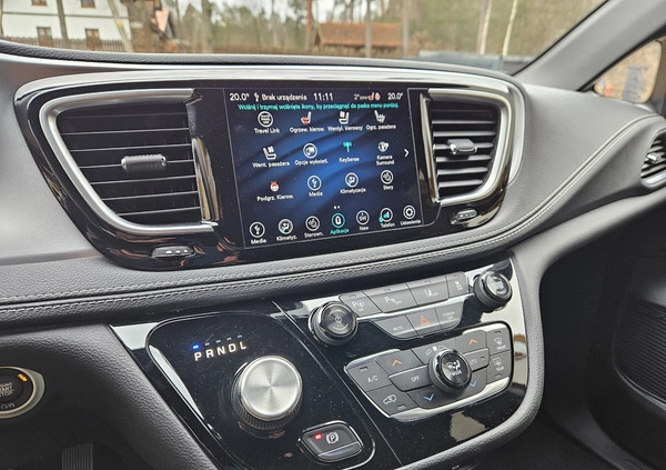 Chrysler Pacifica cena 149998 przebieg: 98000, rok produkcji 2019 z Janowiec Wielkopolski małe 191